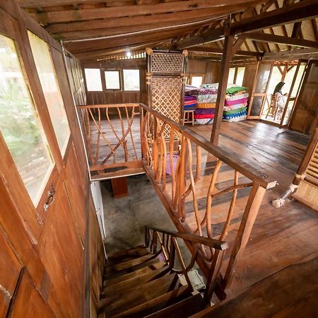 Villa Watu Kodok - Villa Located Close To The Beach Baron 외부 사진